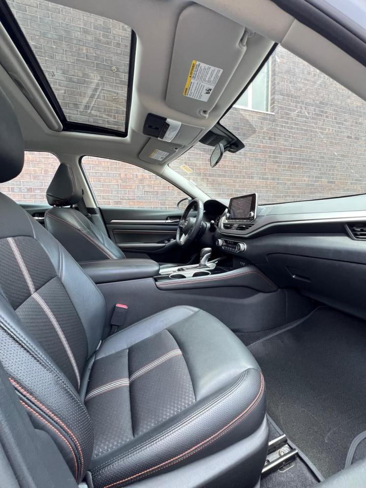 2023 Nissan Altima SR AWD, SUNROOF, LEATHER, HEATED SEATS Photo