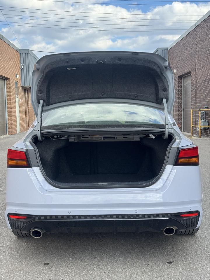 2023 Nissan Altima SR AWD, SUNROOF, LEATHER, HEATED SEATS Photo