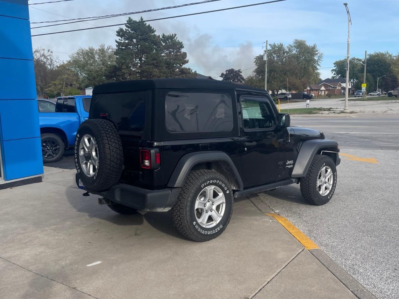 2019 Jeep Wrangler  Photo4