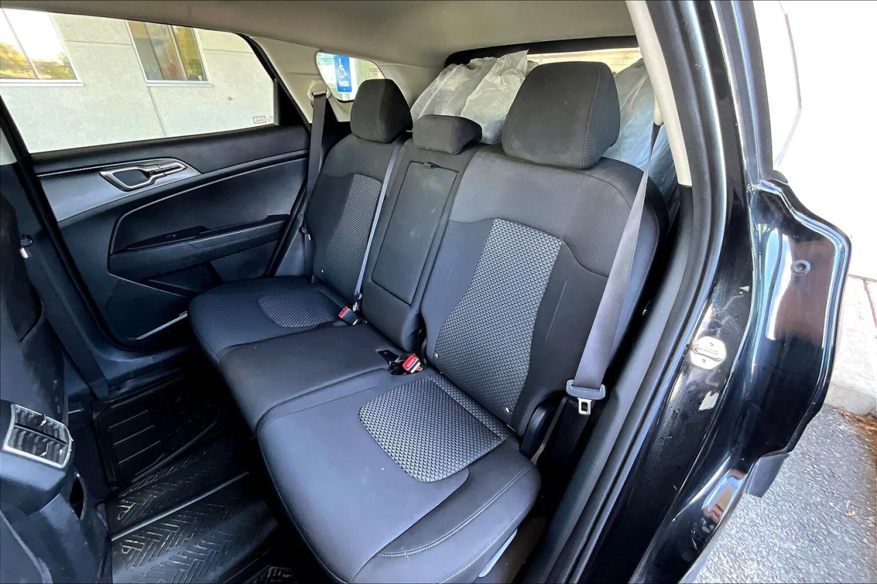 2023 Kia Sportage LX FWD   Heated Seats   Apple CarPlay/Android Auto Photo