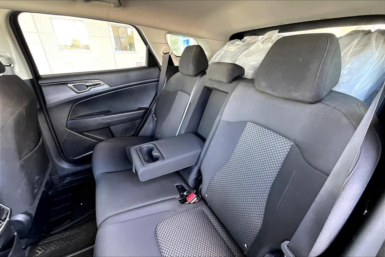 2023 Kia Sportage LX FWD   Heated Seats   Apple CarPlay/Android Auto Photo