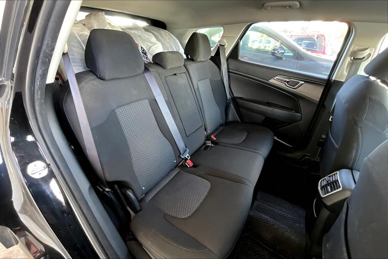 2023 Kia Sportage LX FWD   Heated Seats   Apple CarPlay/Android Auto Photo