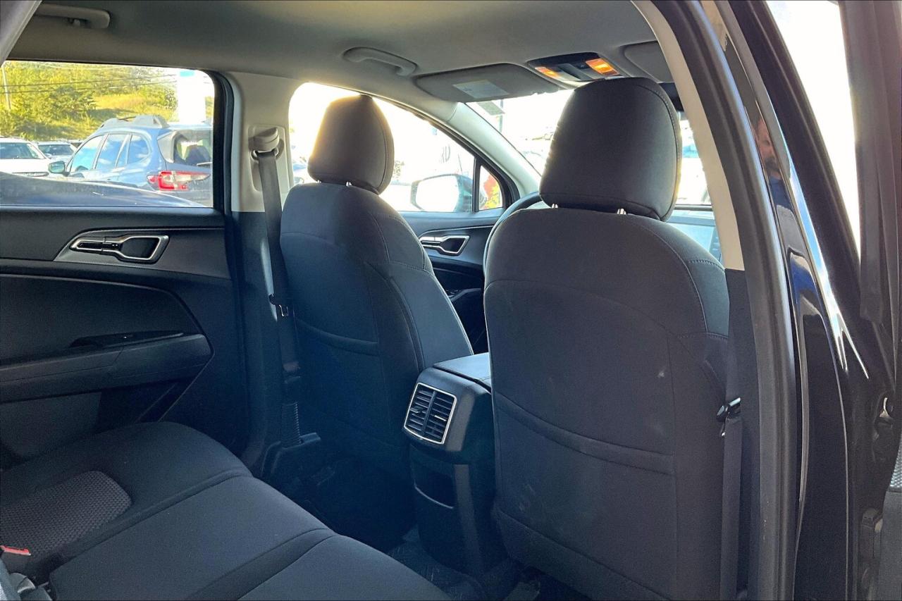 2023 Kia Sportage LX FWD   Heated Seats   Apple CarPlay/Android Auto Photo