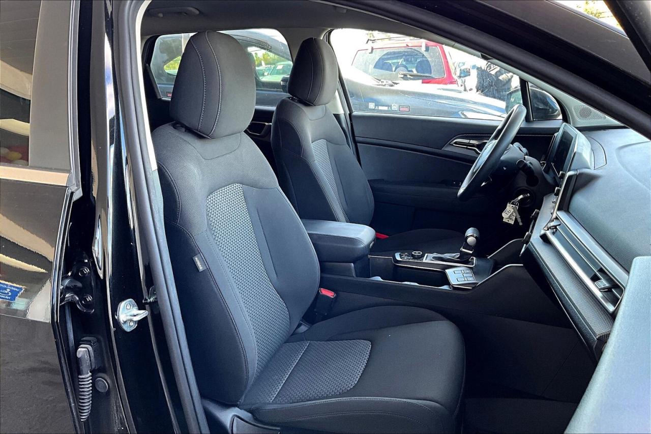 2023 Kia Sportage LX FWD   Heated Seats   Apple CarPlay/Android Auto Photo