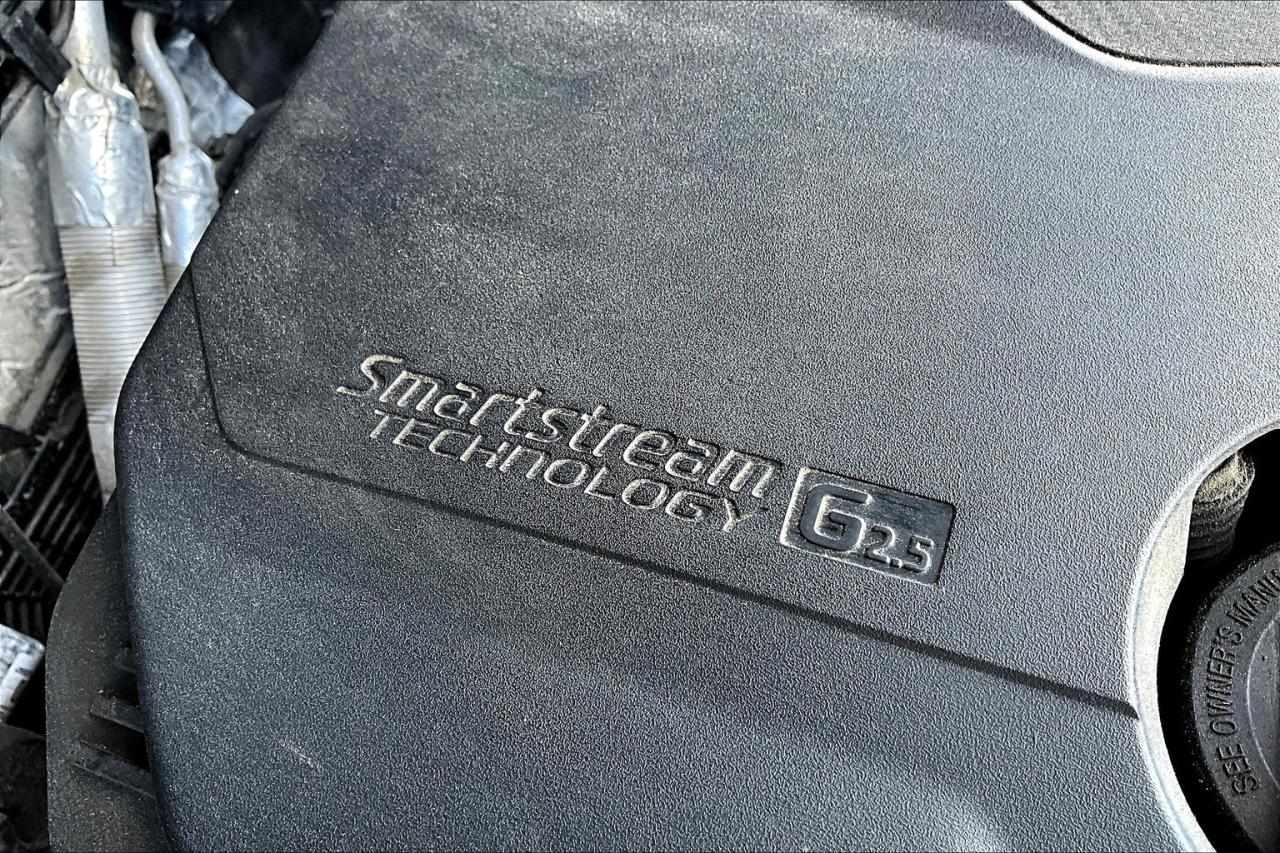 2023 Kia Sportage LX FWD   Heated Seats   Apple CarPlay/Android Auto Photo