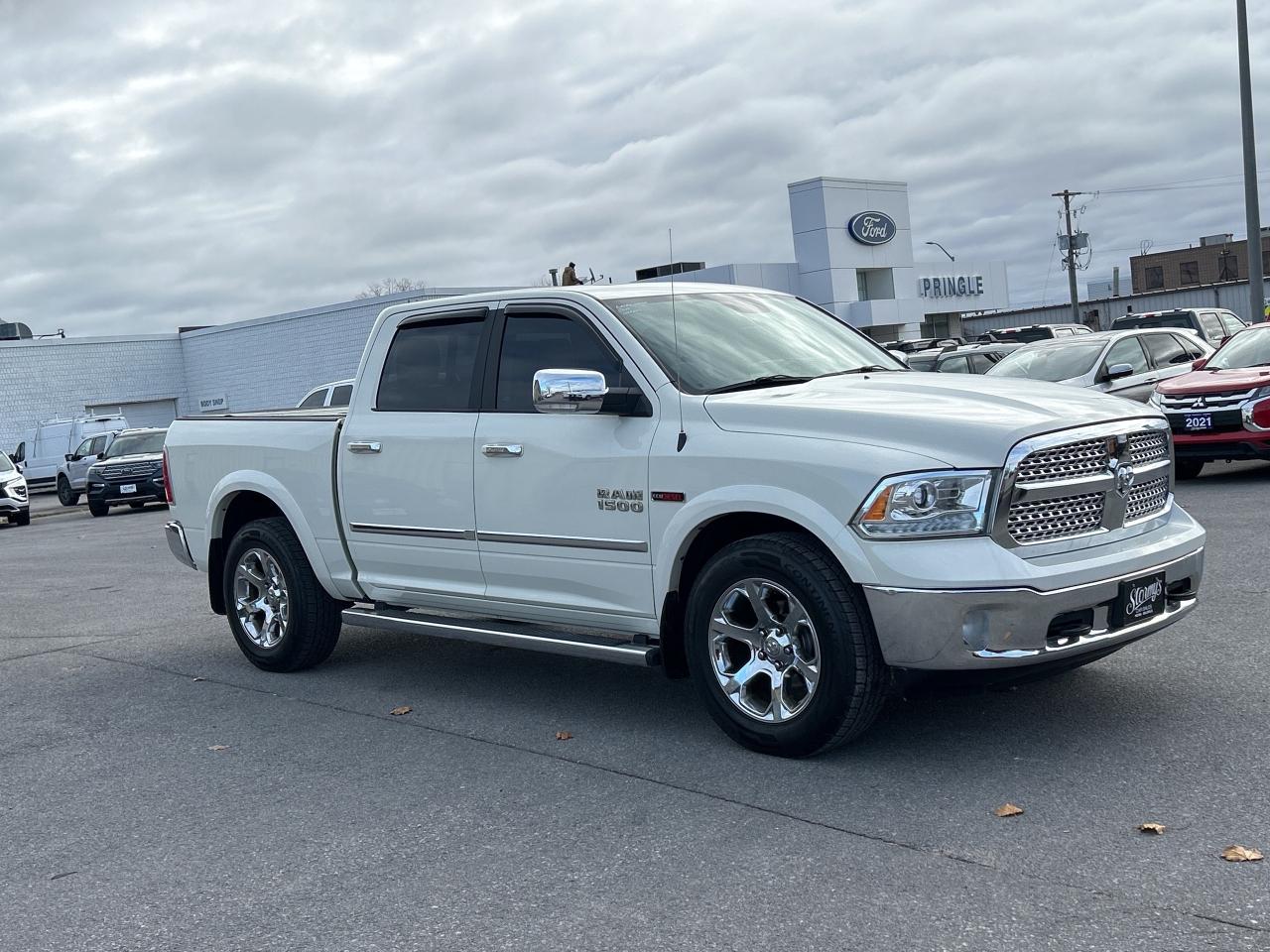 2018 RAM 1500 Laramie 4x4 LOADED CALL NAPANEE 613-354-2100 Photo
