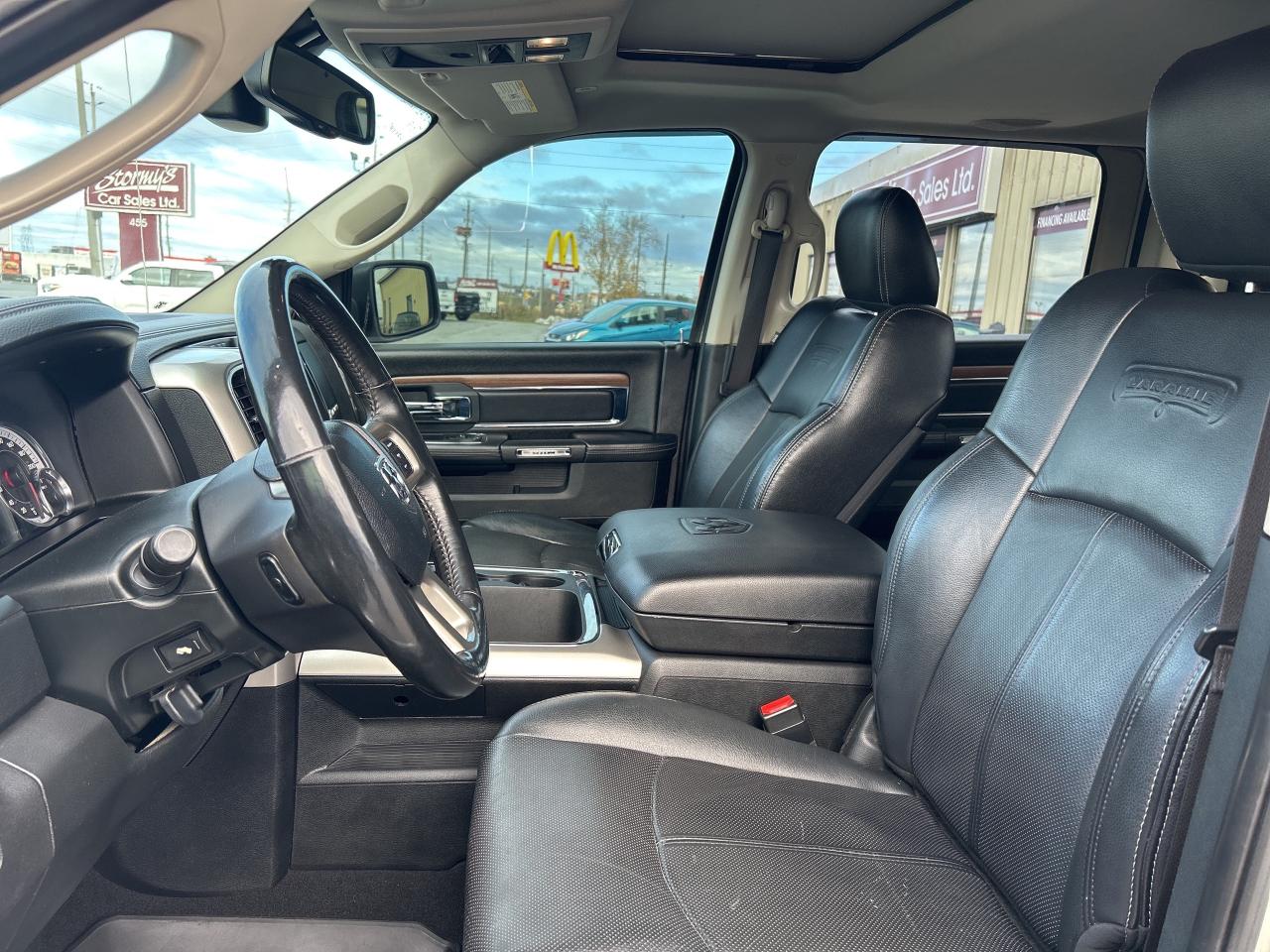 2018 RAM 1500 Laramie 4x4 LOADED CALL NAPANEE 613-354-2100 Photo