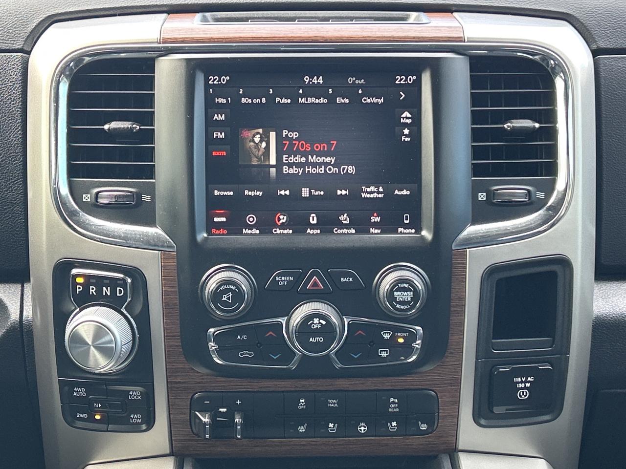 2018 RAM 1500 Laramie 4x4 LOADED CALL NAPANEE 613-354-2100 Photo