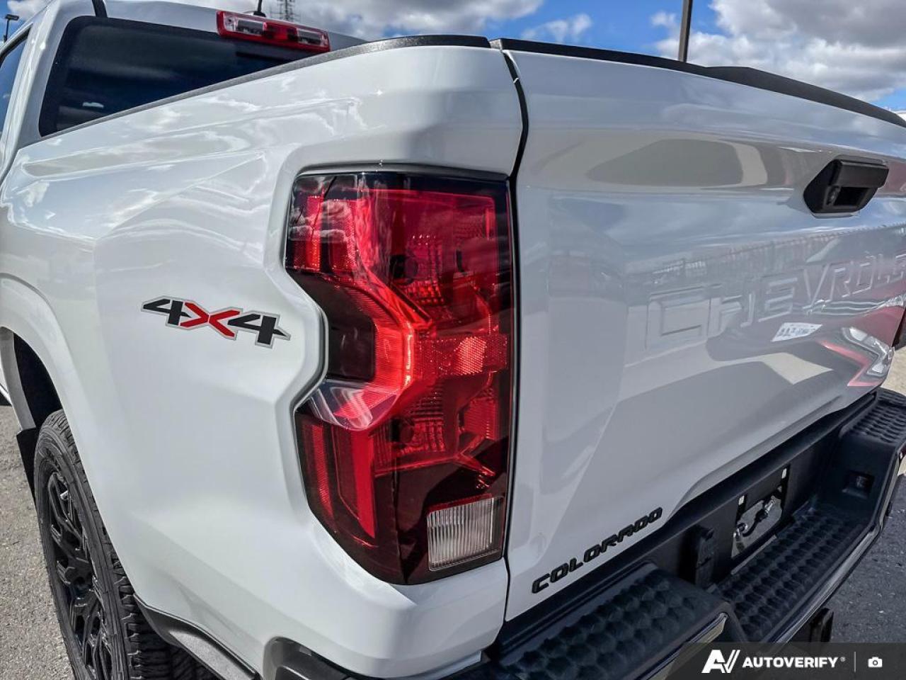 2025 Chevrolet Colorado WT   APPLE CARPLAY   TRAILER PKG   REAR CAM Photo