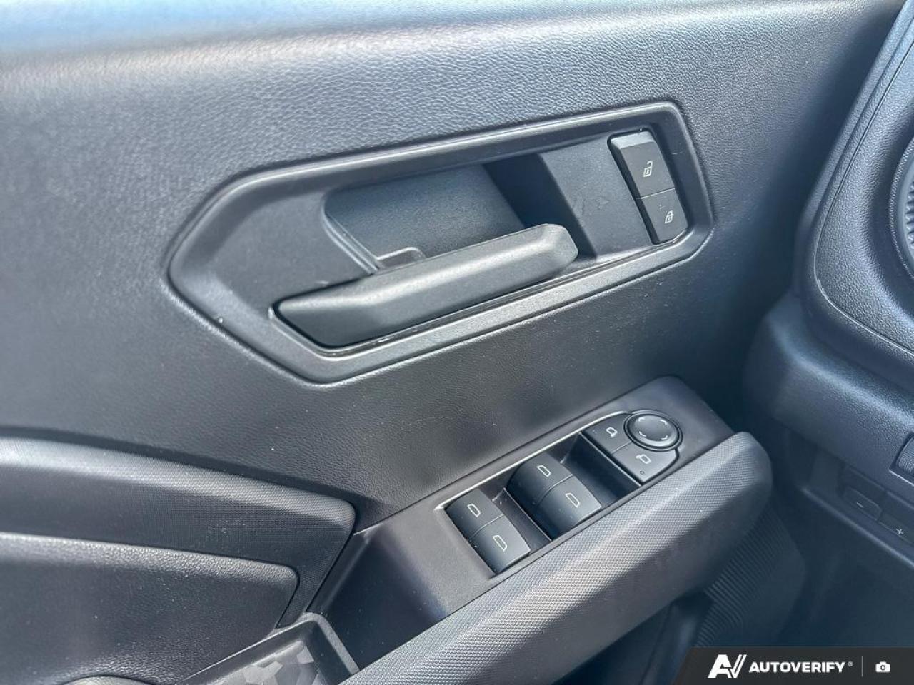 2025 Chevrolet Colorado WT   APPLE CARPLAY   TRAILER PKG   REAR CAM Photo