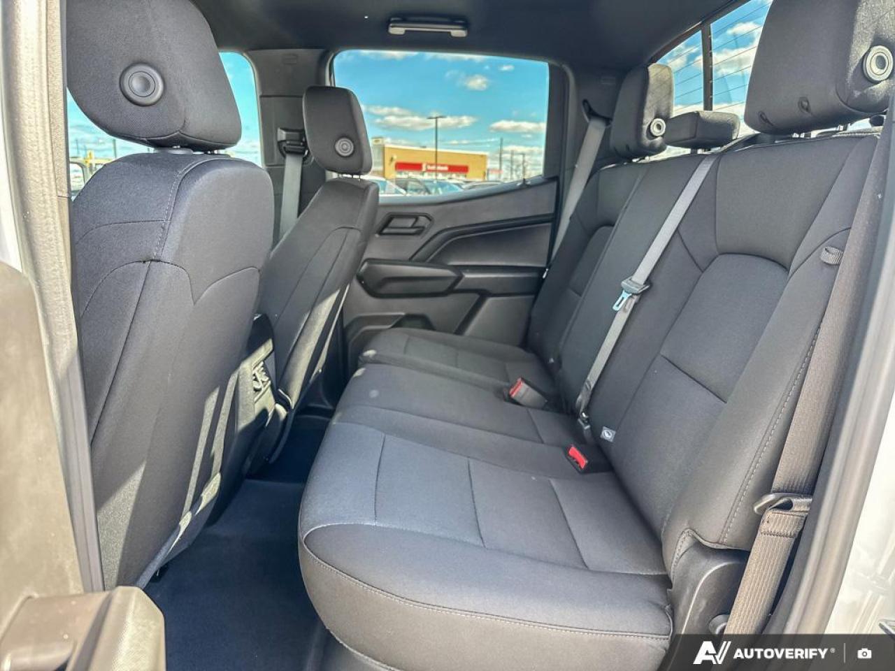 2025 Chevrolet Colorado WT   APPLE CARPLAY   TRAILER PKG   REAR CAM Photo