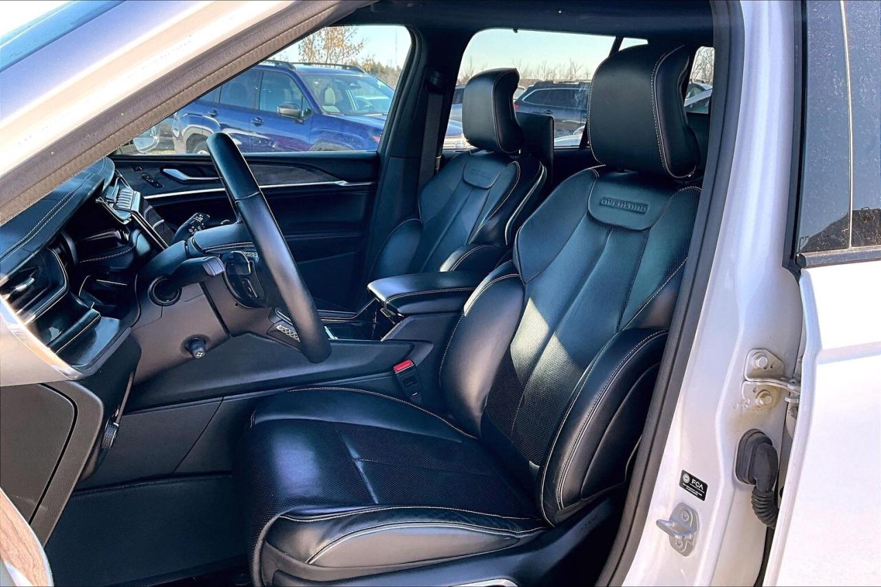 2023 Jeep Grand Cherokee Overland 4WD   Luxury Tech   Rear Seat Video Group Photo