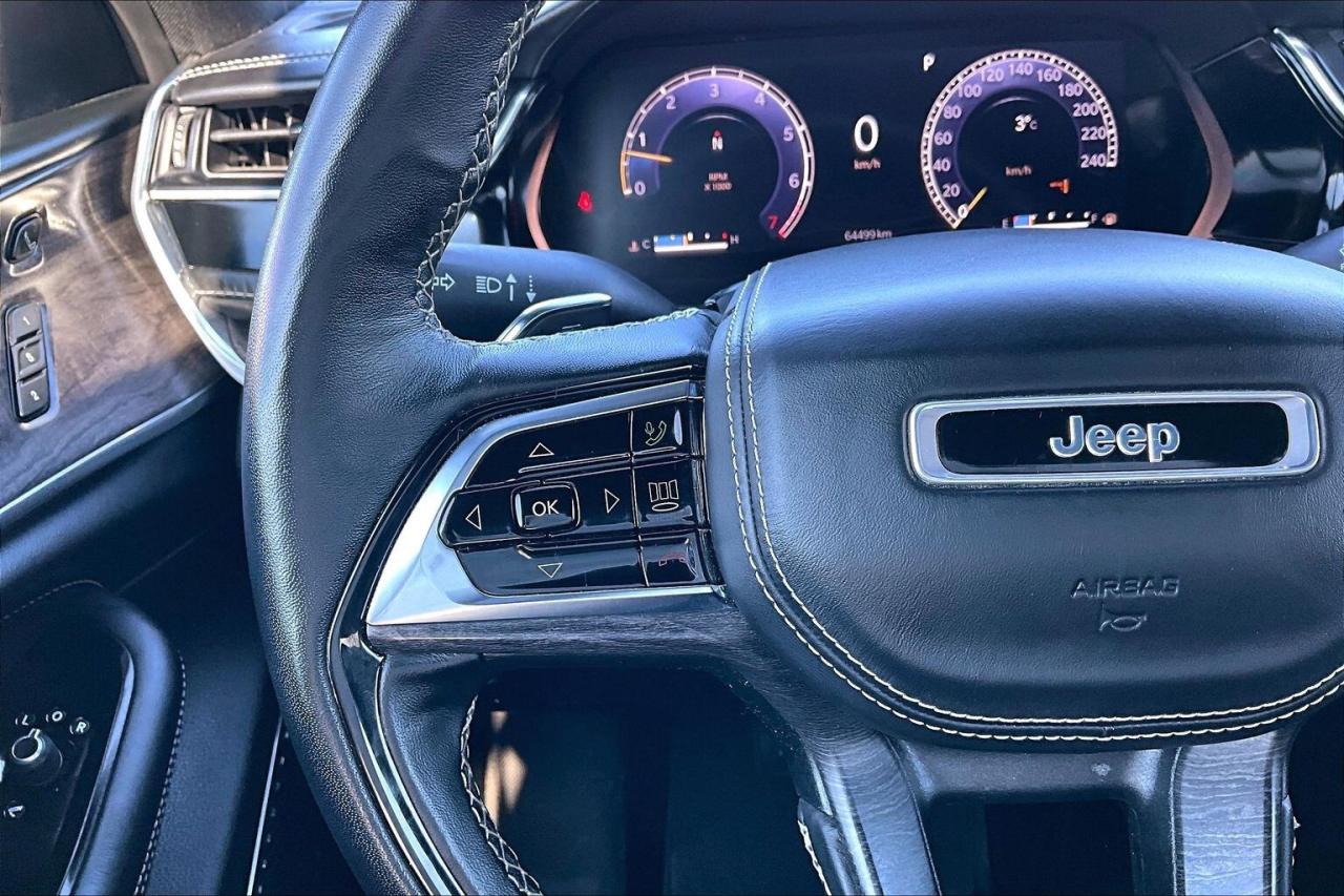 2023 Jeep Grand Cherokee Overland 4WD   Luxury Tech   Rear Seat Video Group Photo