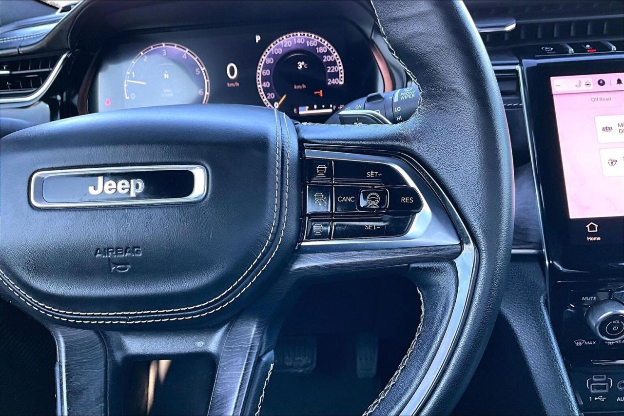 2023 Jeep Grand Cherokee Overland 4WD   Luxury Tech   Rear Seat Video Group Photo