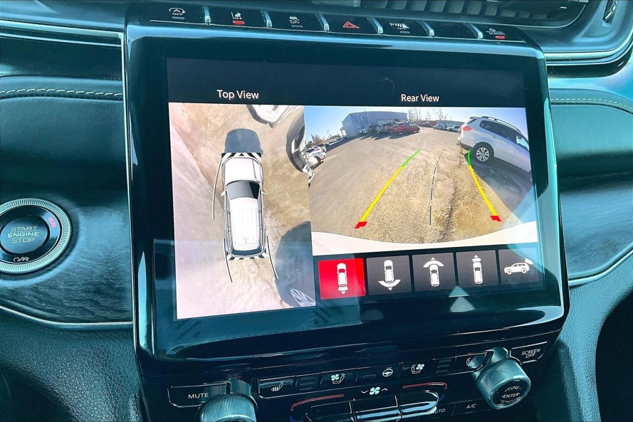 2023 Jeep Grand Cherokee Overland 4WD   Luxury Tech   Rear Seat Video Group Photo