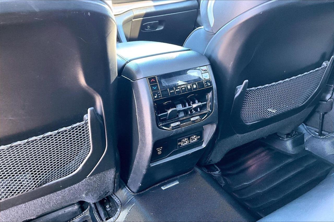 2023 Jeep Grand Cherokee Overland 4WD   Luxury Tech   Rear Seat Video Group Photo