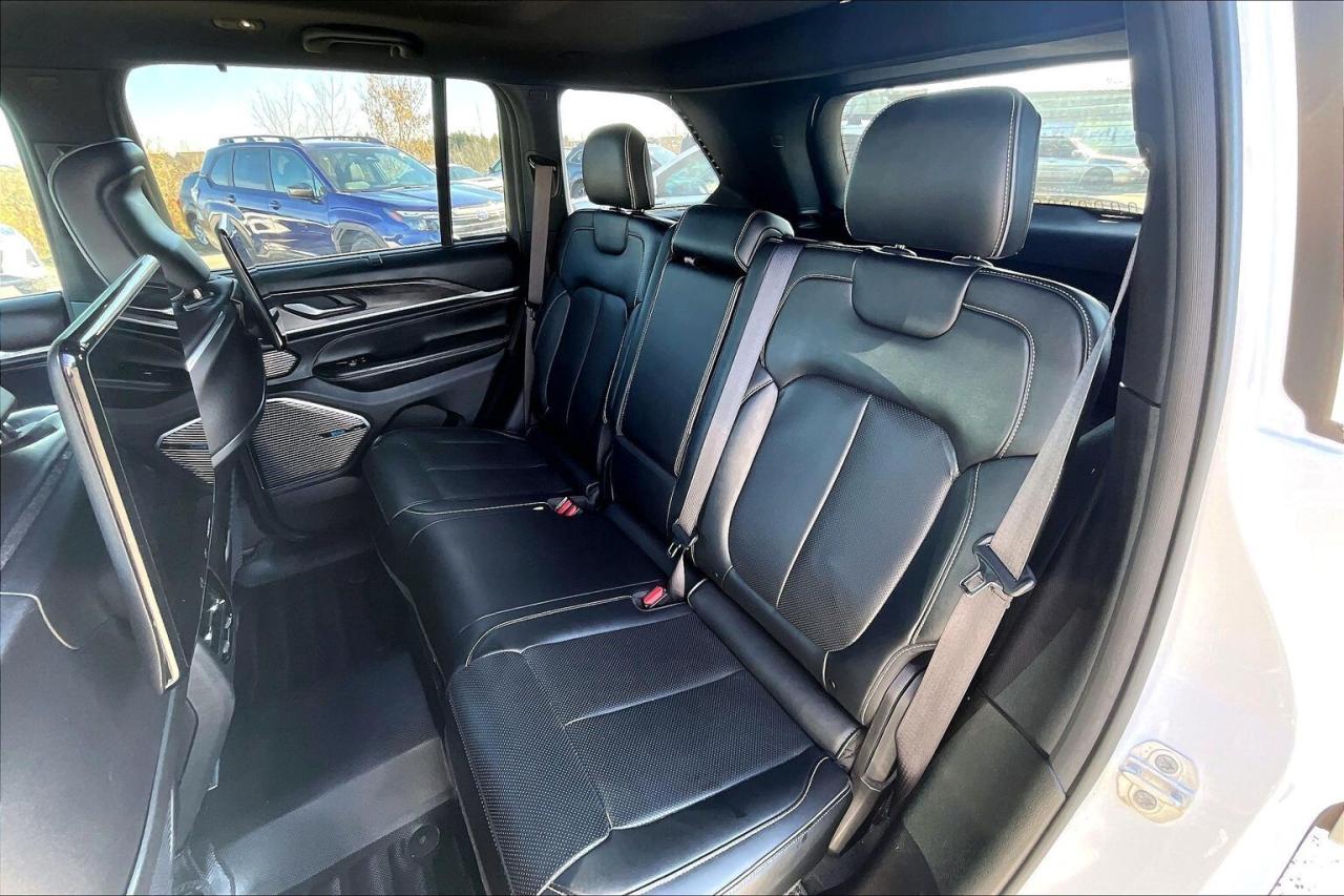 2023 Jeep Grand Cherokee Overland 4WD   Luxury Tech   Rear Seat Video Group Photo