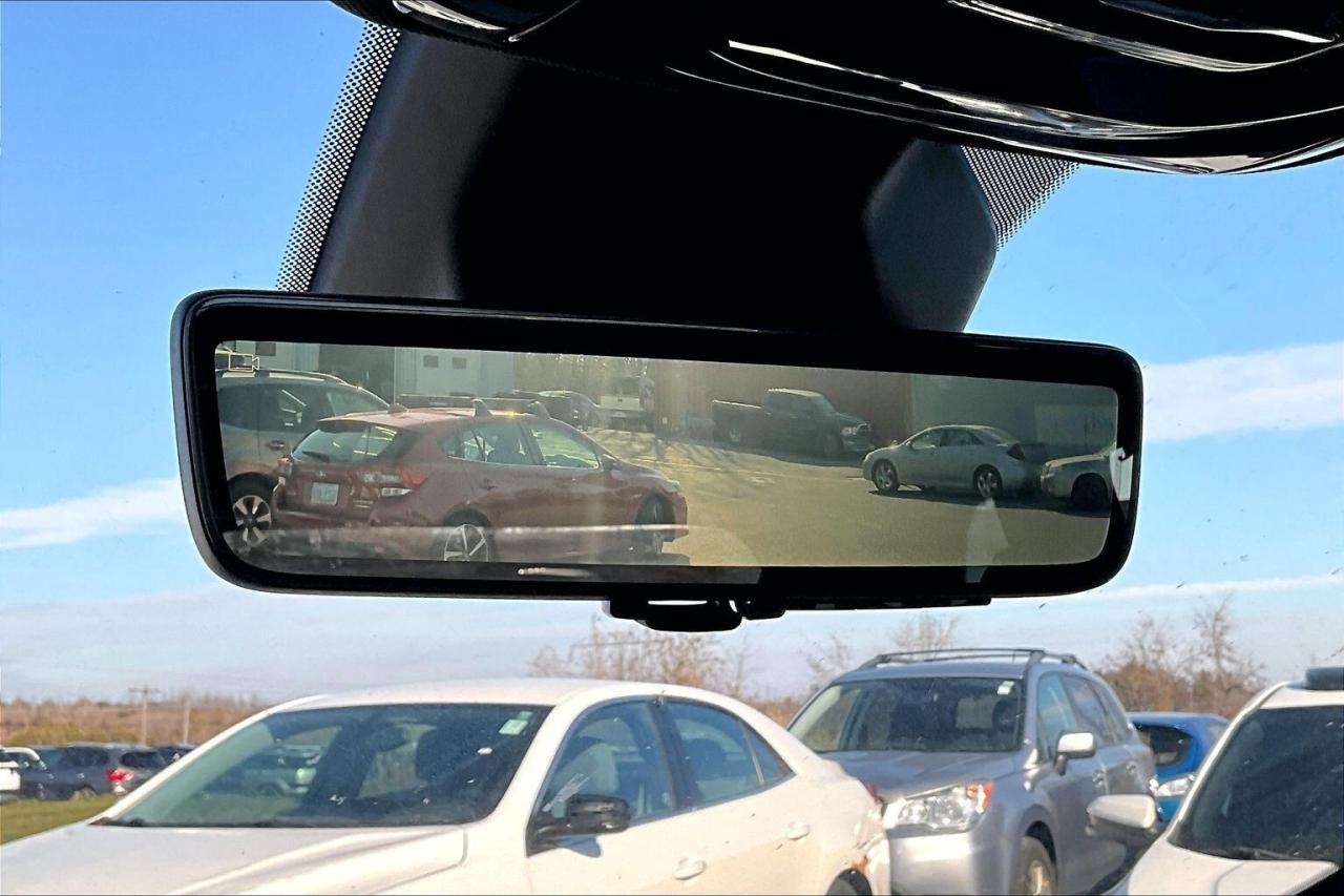 2023 Jeep Grand Cherokee Overland 4WD   Luxury Tech   Rear Seat Video Group Photo