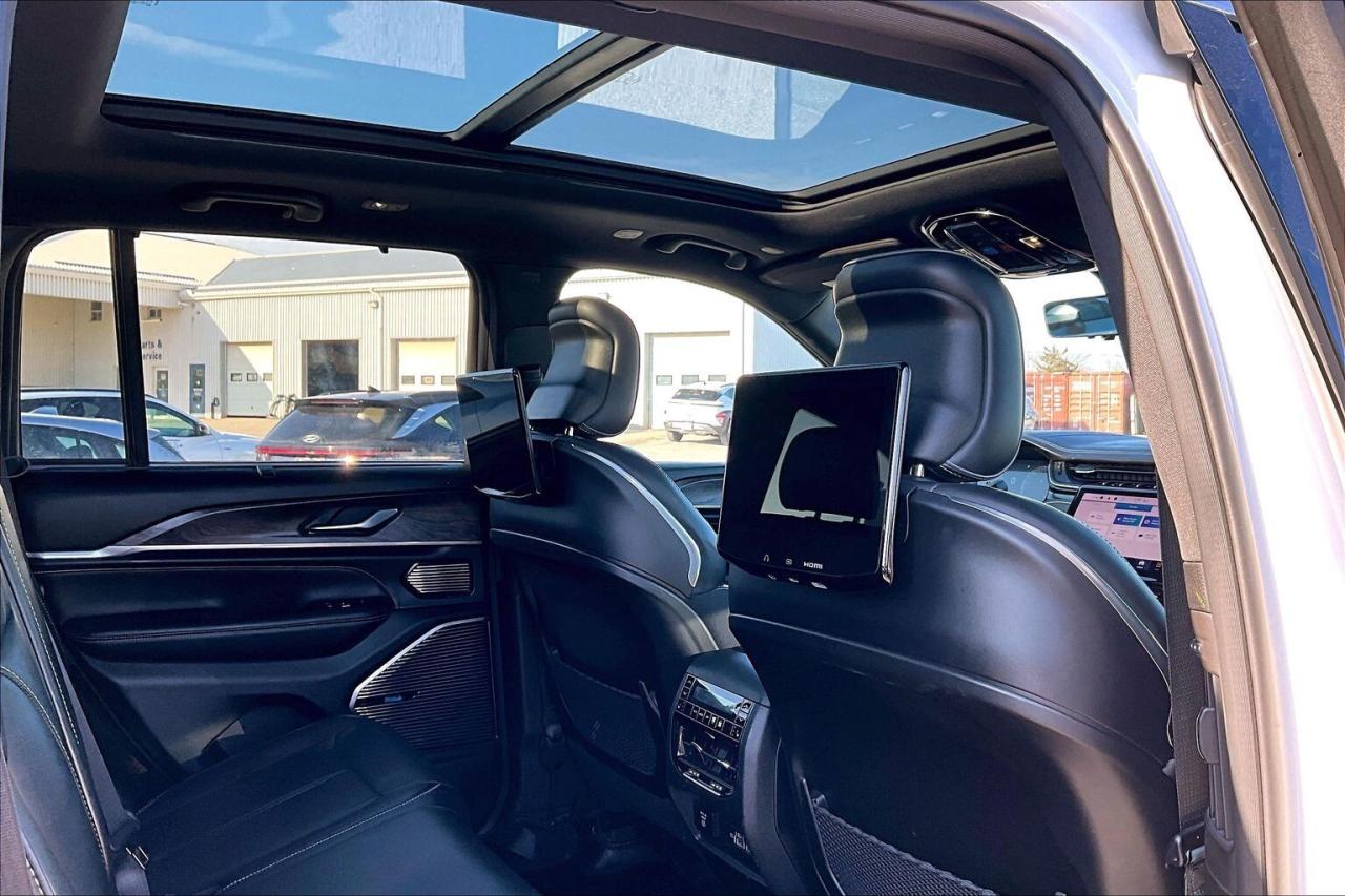 2023 Jeep Grand Cherokee Overland 4WD   Luxury Tech   Rear Seat Video Group Photo