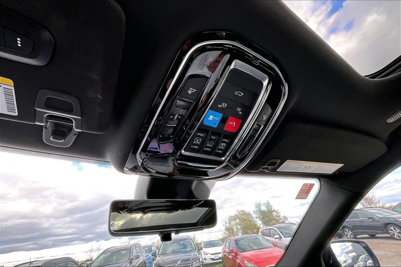 2023 Jeep Grand Cherokee Overland 4WD   Luxury Tech   Rear Seat Video Group Photo