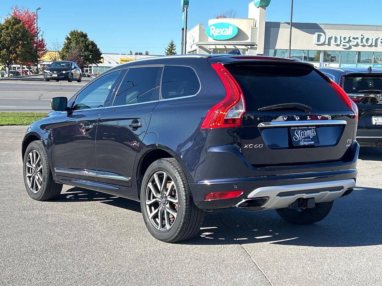 2017 Volvo XC60 T5 Special Ed Premier CALL NAPANEE 613-354-2100 Photo