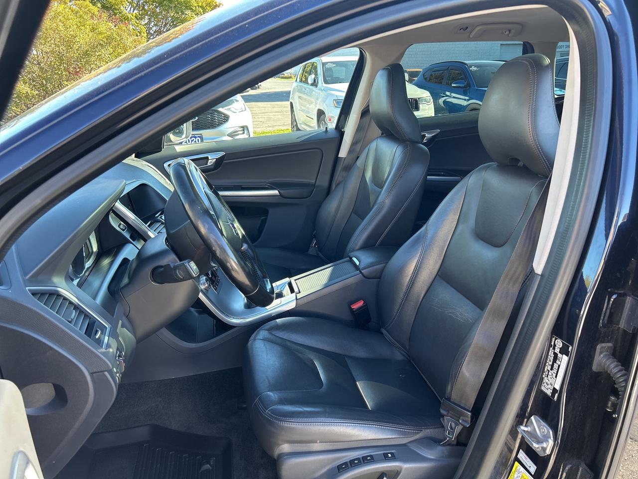 2017 Volvo XC60 T5 Special Ed Premier CALL NAPANEE 613-354-2100 Photo