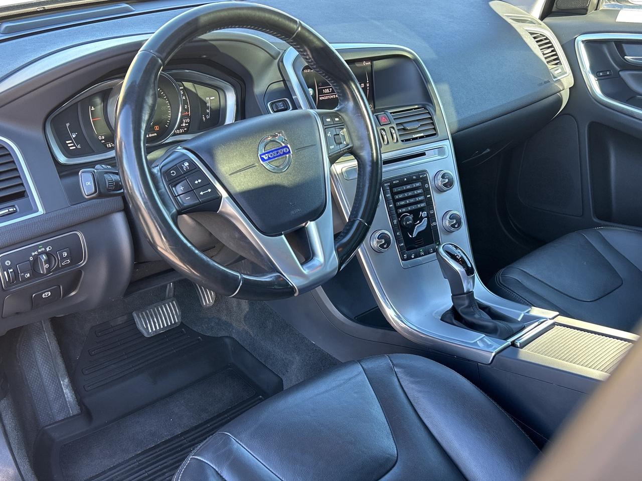 2017 Volvo XC60 T5 Special Ed Premier CALL NAPANEE 613-354-2100 Photo