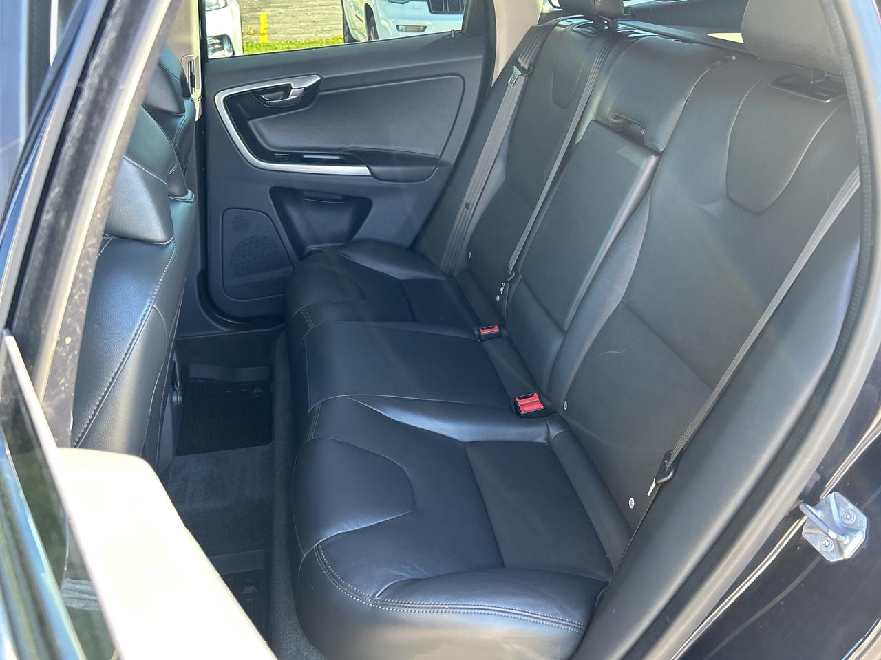 2017 Volvo XC60 T5 Special Ed Premier CALL NAPANEE 613-354-2100 Photo