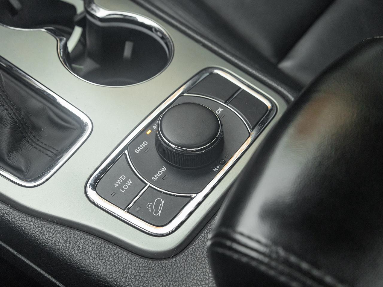 2019 Jeep Grand Cherokee Limited 4x4  navi  roof   camera Photo