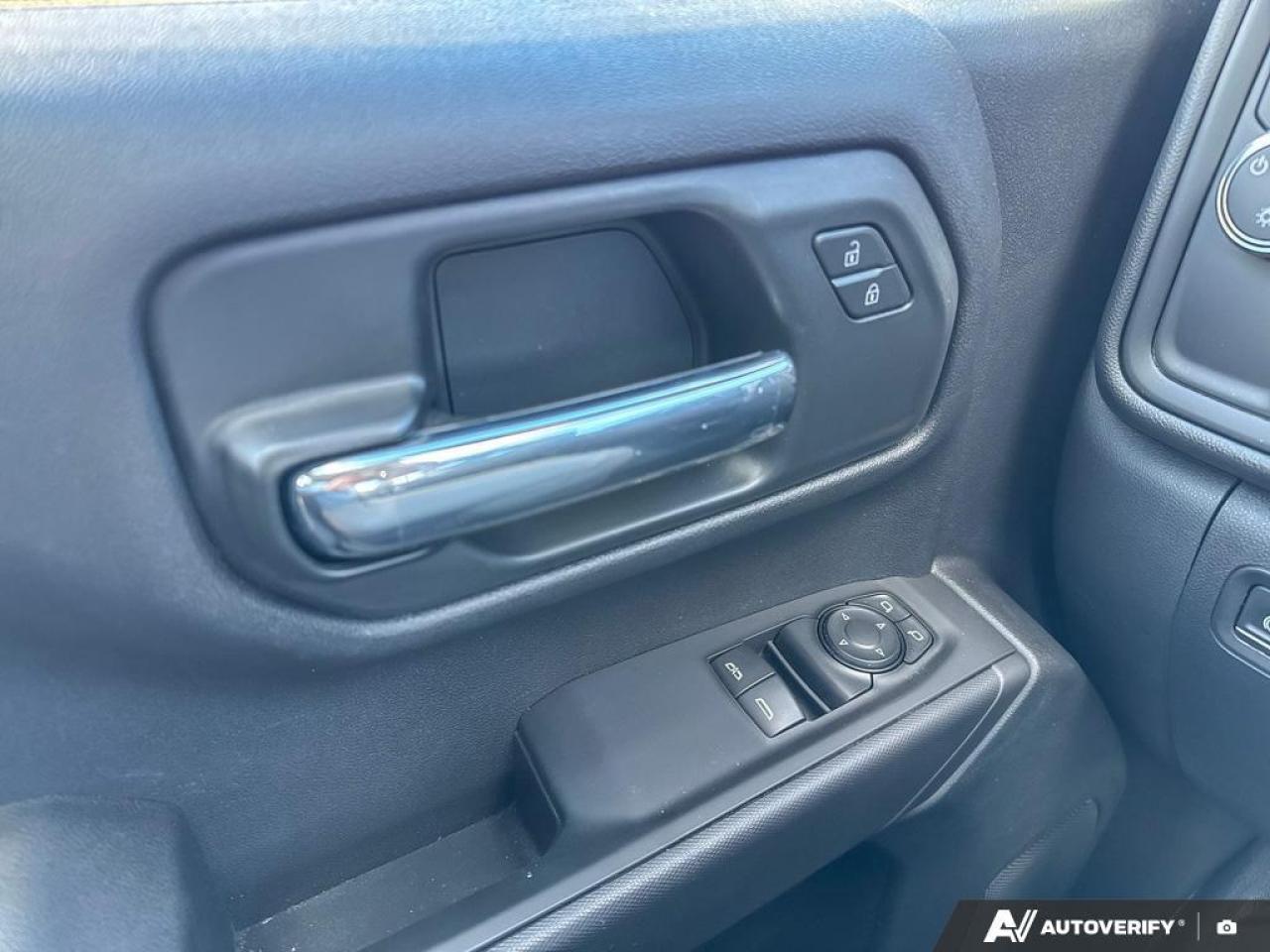 2024 GMC Sierra 1500 Pro 2WD   TONNEAU COVER   SIDE STEPS   5.3L V8 Photo