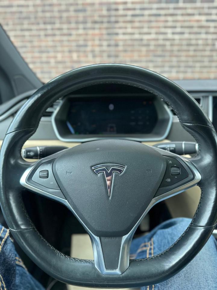 2016 Tesla Model X MODEL X 90D, 6 SEATER, AWD Photo