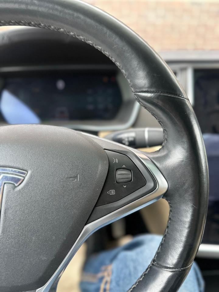 2016 Tesla Model X MODEL X 90D, 6 SEATER, AWD Photo