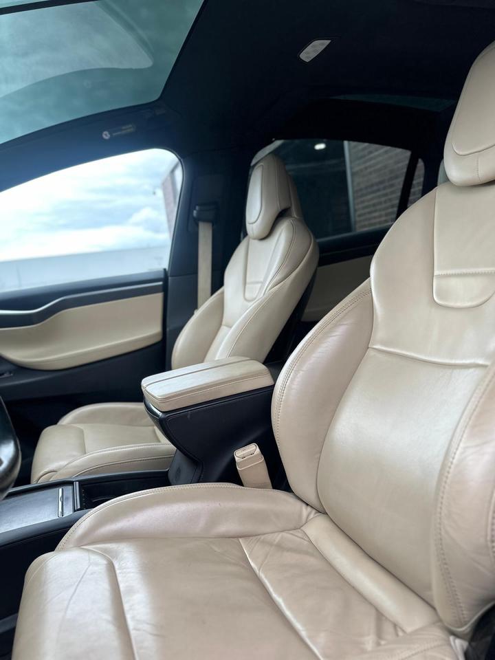 2016 Tesla Model X MODEL X 90D, 6 SEATER, AWD Photo