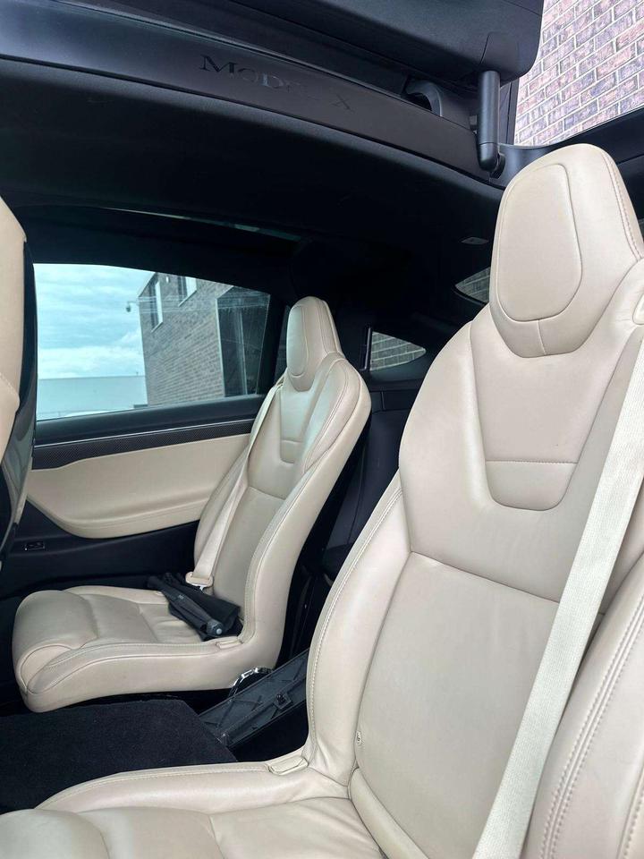 2016 Tesla Model X MODEL X 90D, 6 SEATER, AWD Photo