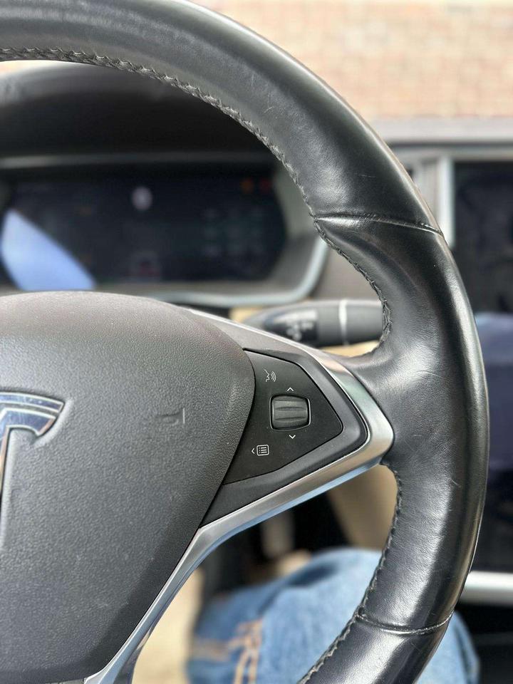 2016 Tesla Model X MODEL X 90D, 6 SEATER, AWD Photo