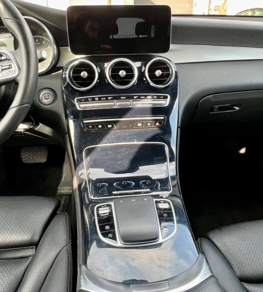 2021 Mercedes-Benz GLC 4MATIC, NAVI, BACK UP CAM, PANO ROOF, DRIVE ASSIST Photo