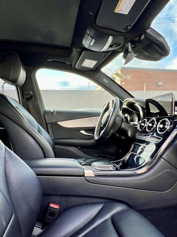 2021 Mercedes-Benz GLC 4MATIC, NAVI, BACK UP CAM, PANO ROOF, DRIVE ASSIST Photo