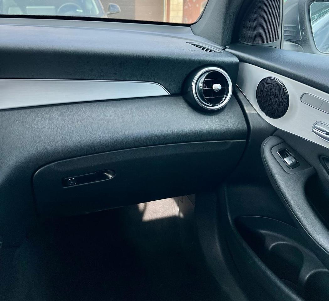 2021 Mercedes-Benz GLC 4MATIC, NAVI, BACK UP CAM, PANO ROOF, DRIVE ASSIST Photo