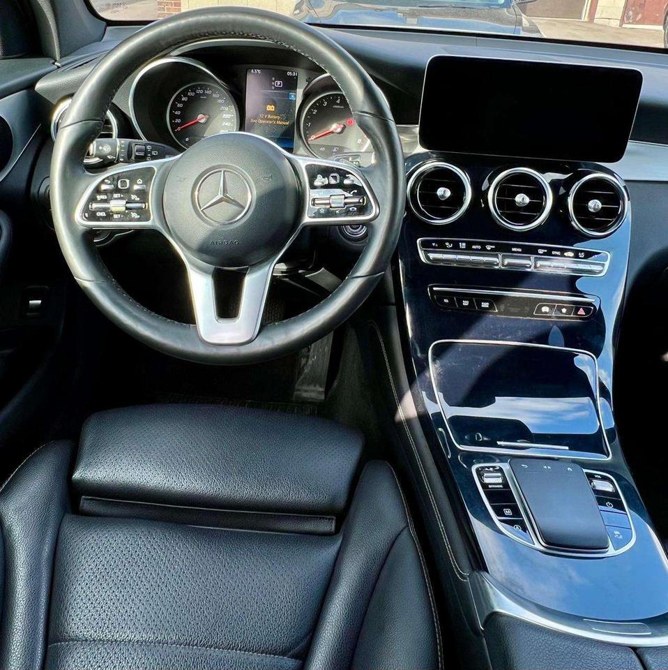 2021 Mercedes-Benz GLC 4MATIC, NAVI, BACK UP CAM, PANO ROOF, DRIVE ASSIST Photo