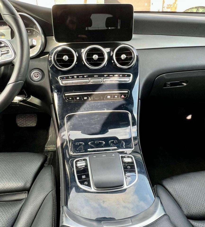 2021 Mercedes-Benz GLC 4MATIC, NAVI, BACK UP CAM, PANO ROOF, DRIVE ASSIST Photo