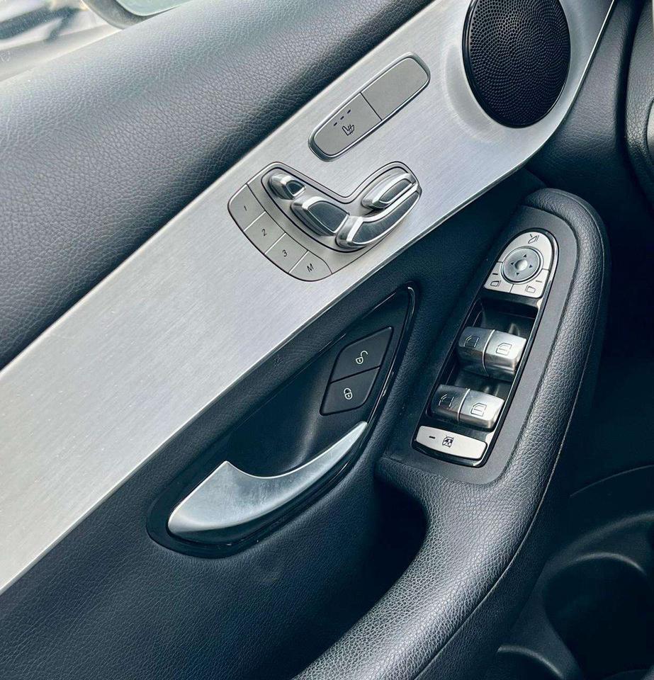2021 Mercedes-Benz GLC 4MATIC, NAVI, BACK UP CAM, PANO ROOF, DRIVE ASSIST Photo