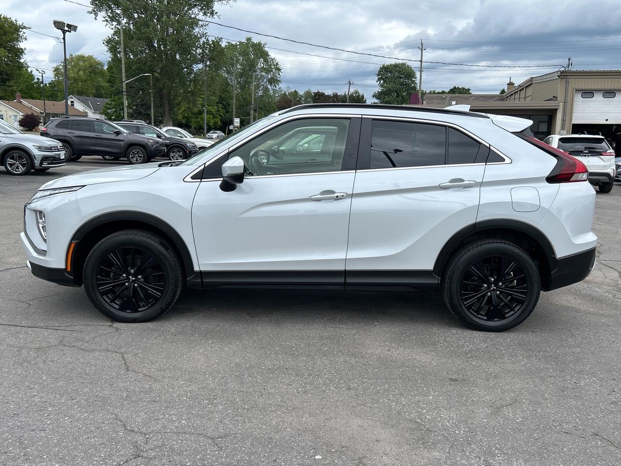 2022 Mitsubishi Eclipse Cross SE HEATED SEATS/ADAPTIVE CRUISE *CALL 613-961-8848 Photo