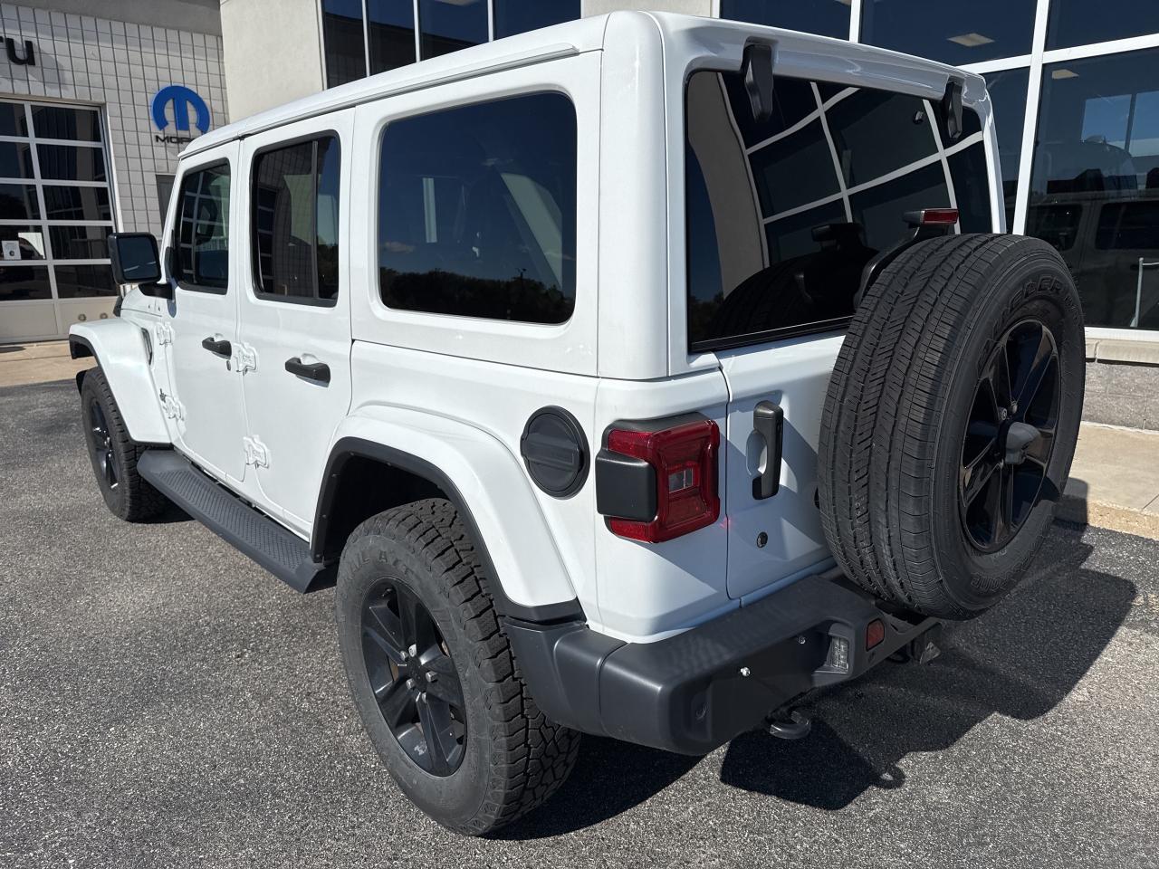 2019 Jeep WRANGLER UNLIMITED Sahara Photo