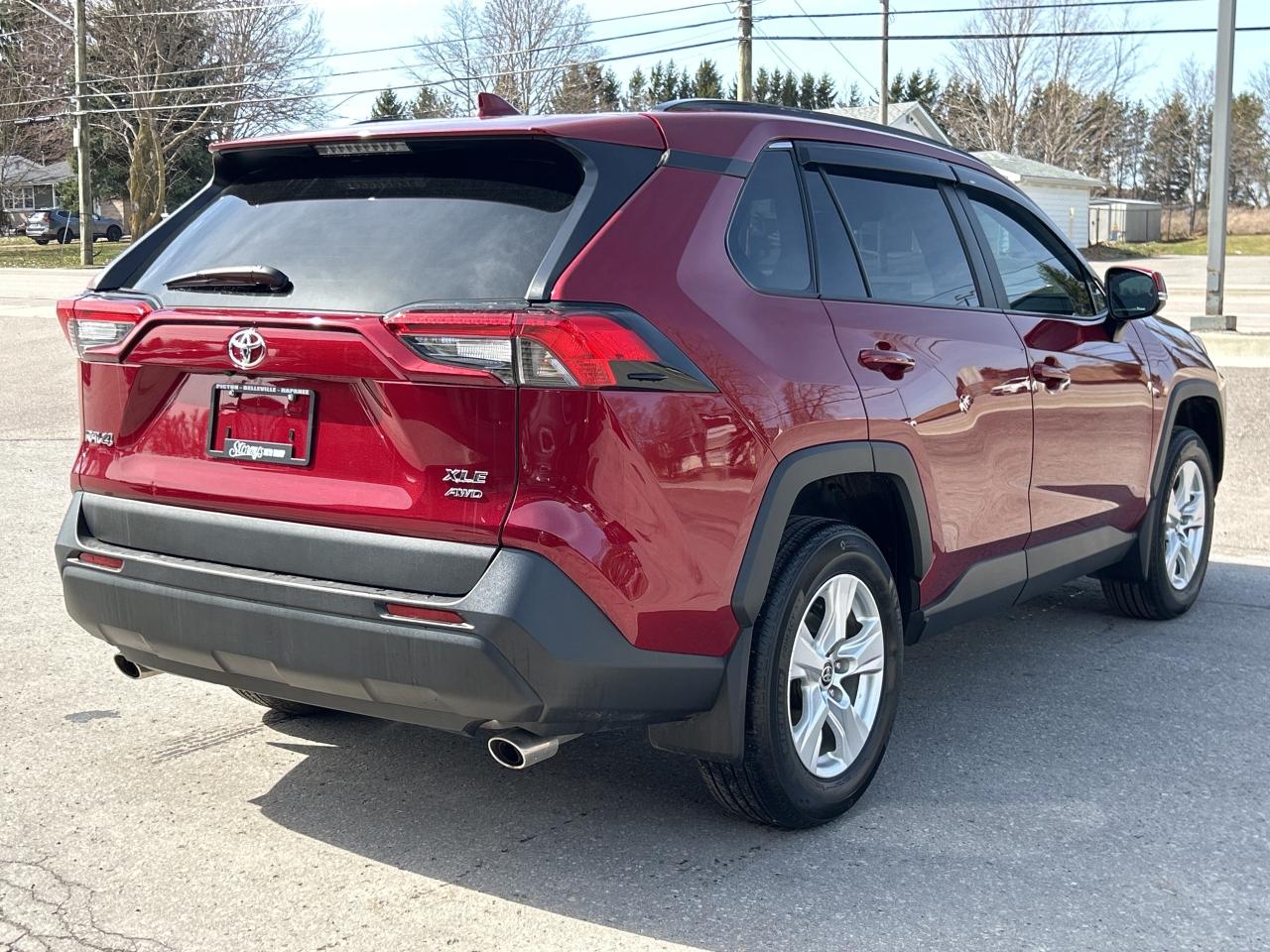 2021 Toyota RAV4 XLE AWD/PWR SUNROOF/ **CALL 613-961-8848 Photo