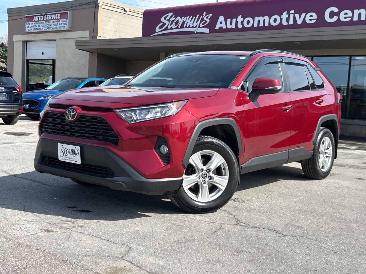 2021 Toyota RAV4 XLE AWD/PWR SUNROOF/PWR LIFT GATE CALL NAPANEE 98K Photo