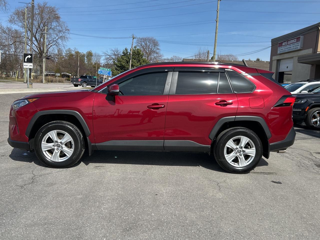 2021 Toyota RAV4 XLE AWD/PWR SUNROOF/ **CALL 613-961-8848 Photo