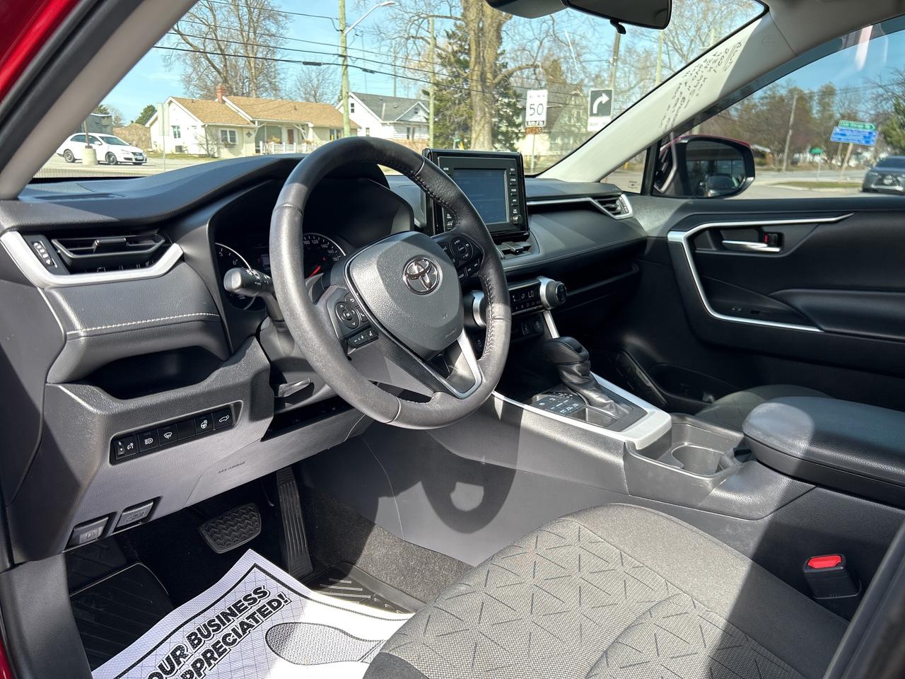 2021 Toyota RAV4 XLE AWD/PWR SUNROOF/ **CALL 613-961-8848 Photo