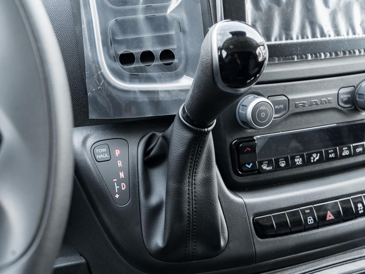 2025 RAM ProMaster 1500 SLT 1500 Low Roof 136  WB  Hitch  Mopar Side Wall Photo