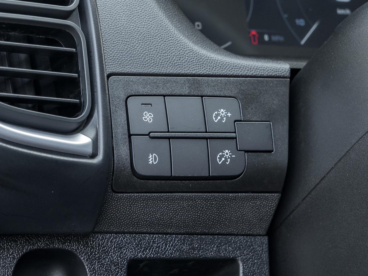 2025 RAM ProMaster 1500 SLT 1500 Low Roof 136  WB  Hitch  Mopar Side Wall Photo