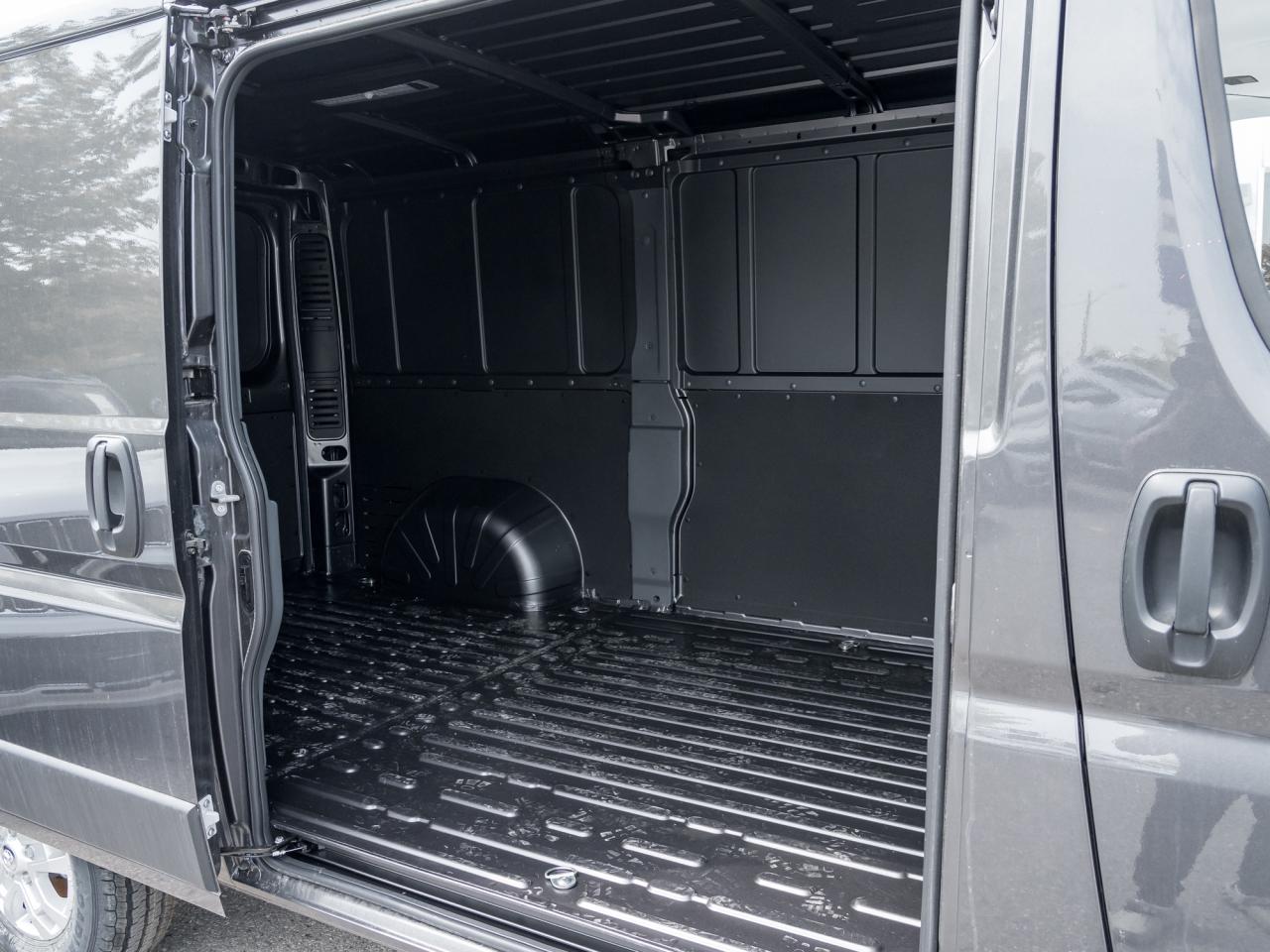 2025 RAM ProMaster 1500 SLT 1500 Low Roof 136  WB  Hitch  Mopar Side Wall Photo